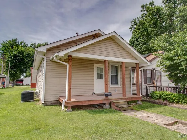 110 W Cherry St, Hartford, IL 62048