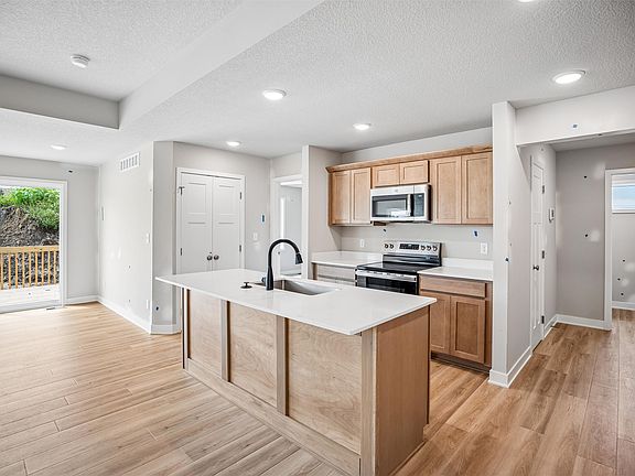 3rd image of 5120 Synergy St