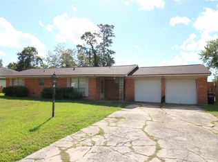 111 Staples Dr, Baytown, TX 77523