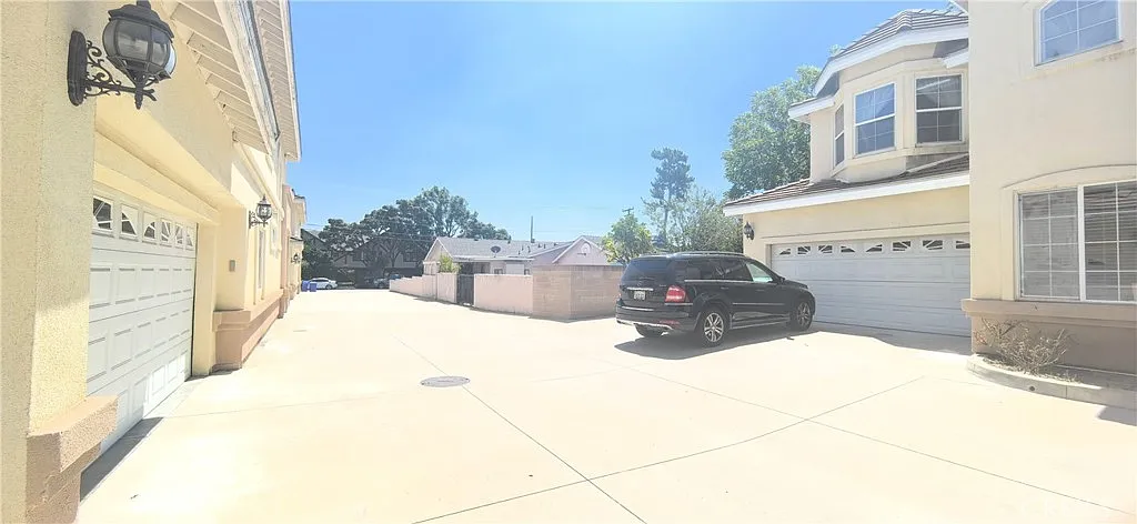 3 bed, 2759 sqft, $5,700 — Photo 4
