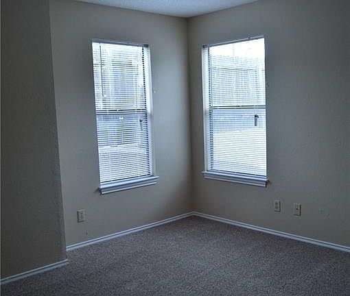 4th image of 903 Romeria Dr APT 201