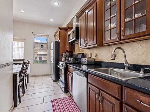 5th image of 25-34 22nd St