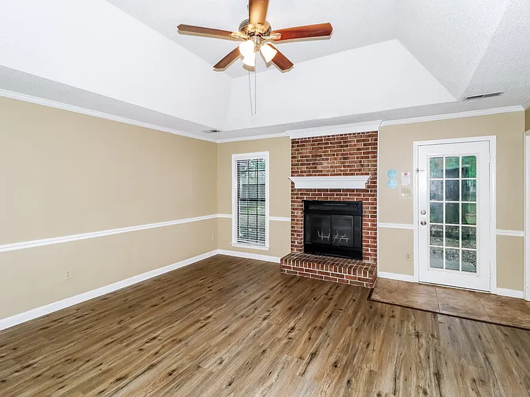 5711 Redford Ave — Photo 4