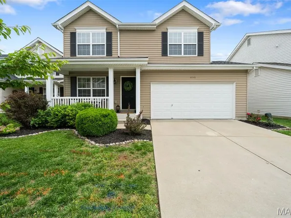 1113 Centre Lake Dr, Saint Peters, MO 63376