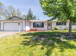 2212 Arctic Cir, Medford, OR 97504