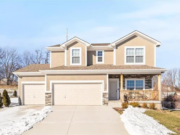701 SE Bluebird Ct, Blue Springs, MO 64014