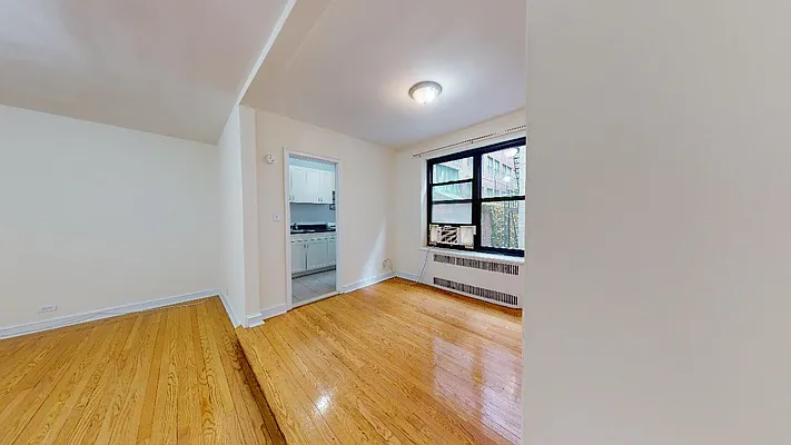 Rented by Bond New York | media 15