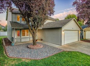 72 NW Earl Ln, College Place, WA 99324