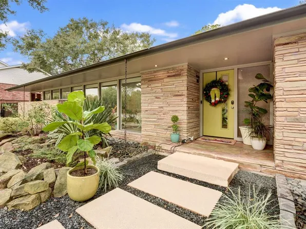 7722 Braeburn Valley Drive, Houston, TX 77074