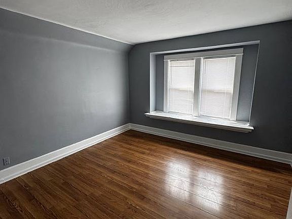 2nd image of 319 1/2 E Streicher St
