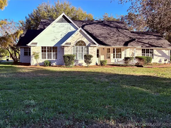 114 N Henderson St, Caddo, OK 74729