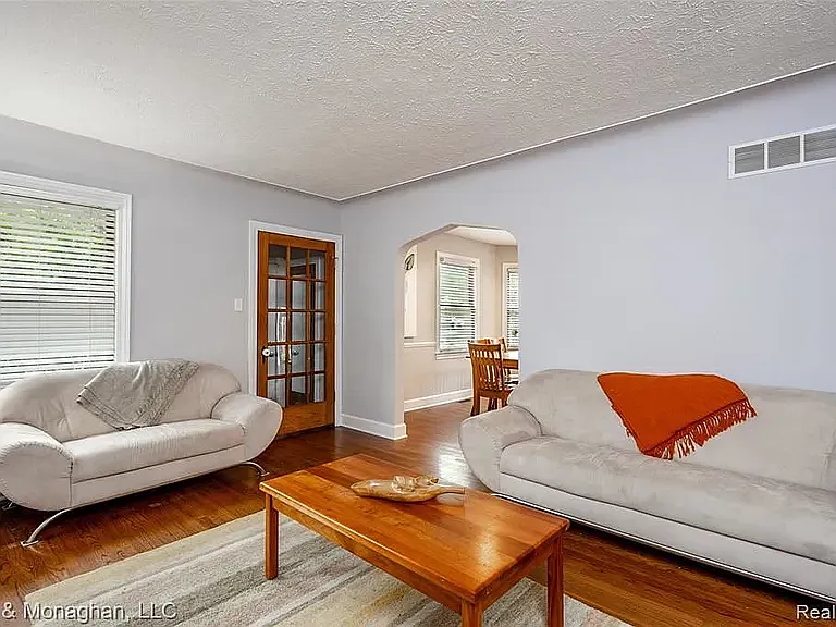1308 Hampton Rd — Photo 12