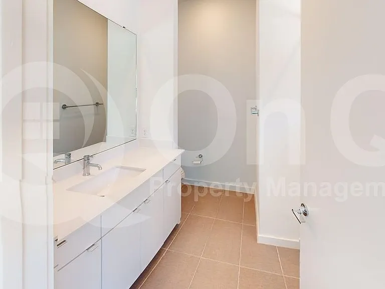 5020 Bryan St #305 — Photo 23