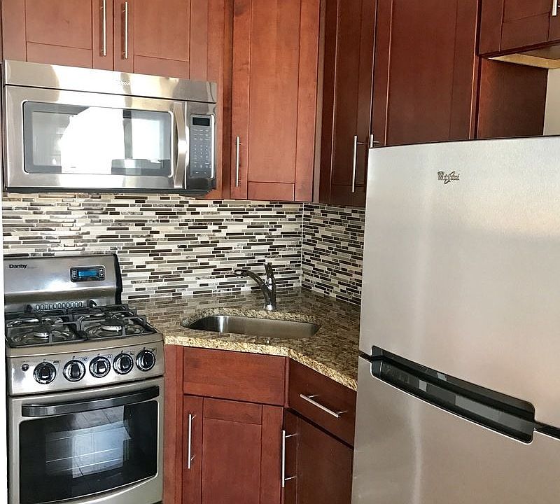 2nd image of 156 Bleecker St #5CE