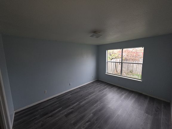 5th image of 12306 Wellington Park Dr