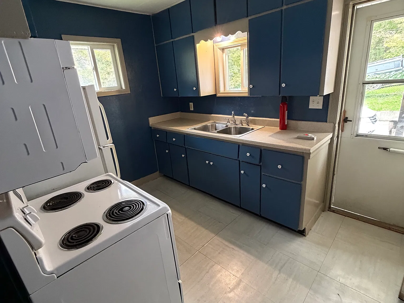 3 bed, 1154 sqft, $1,300 — Photo 3