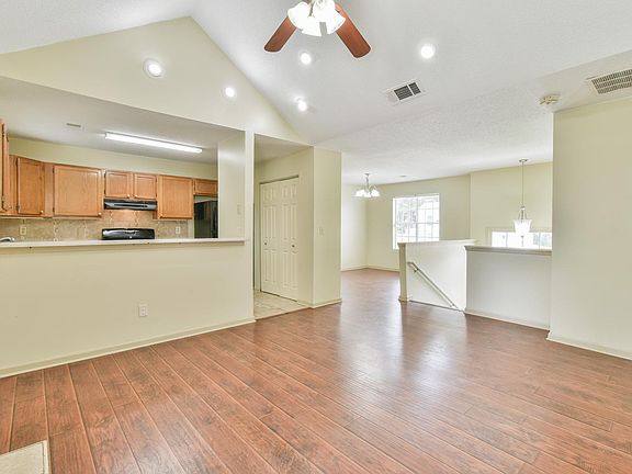 3rd image of 6289 Phillips Creek Dr