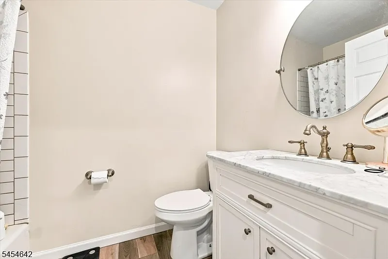 1 bed, 1.0 bath, $2,500 — Photo 4