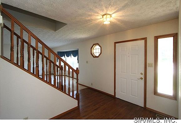 1st image of 43 Cobblestone Ln