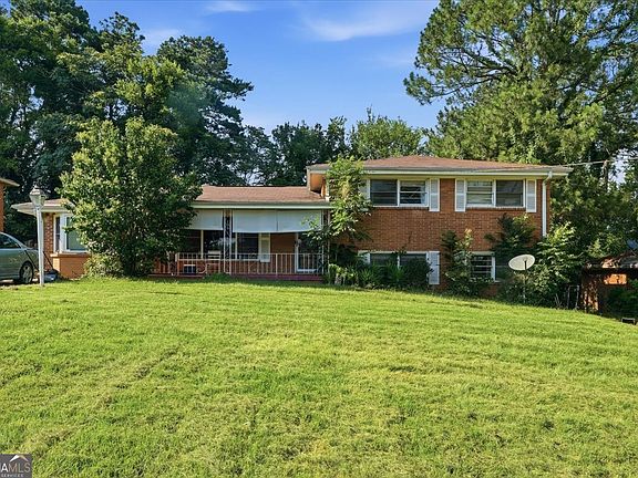 2nd image of 2914 Valley Ridge Dr
