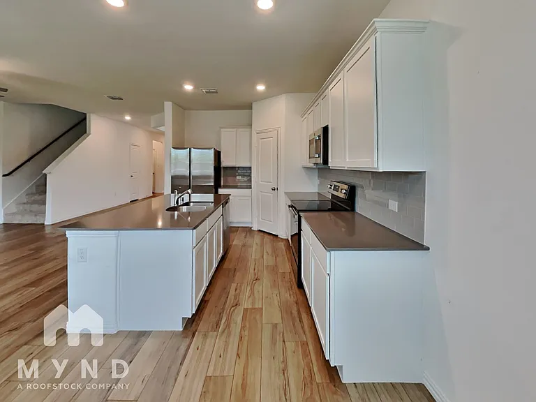 4900 Parrington Dr — Photo 7