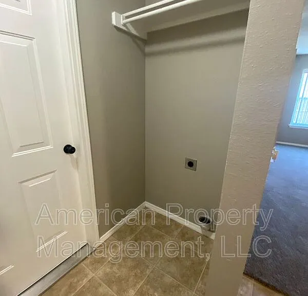 4716 NE Wisconsin St — Photo 19
