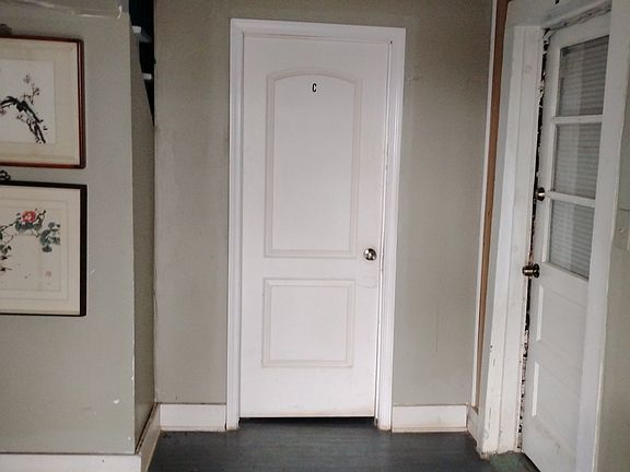 2nd image of 219 W Bell St APT B