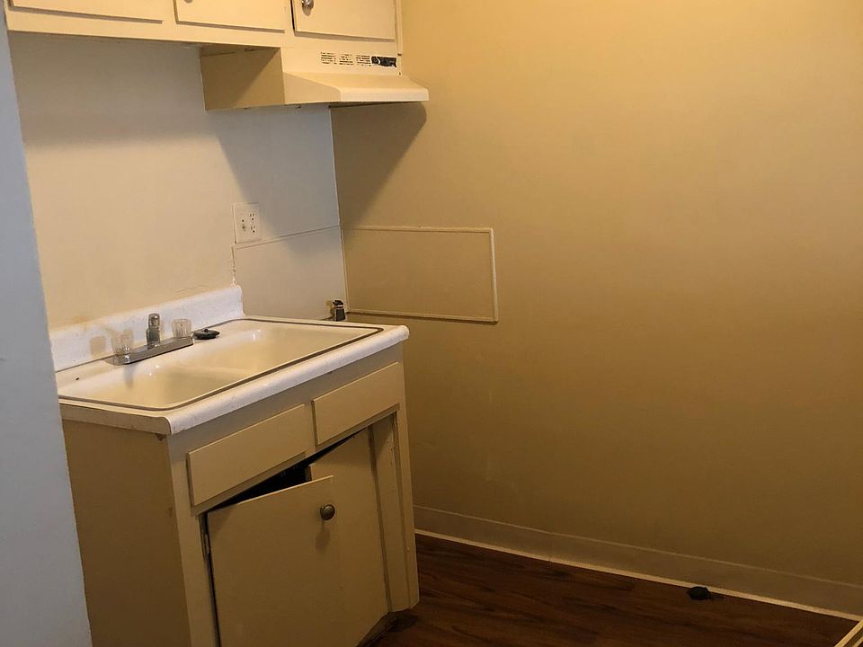 2nd image of 3833 N Sierra Way APT 1