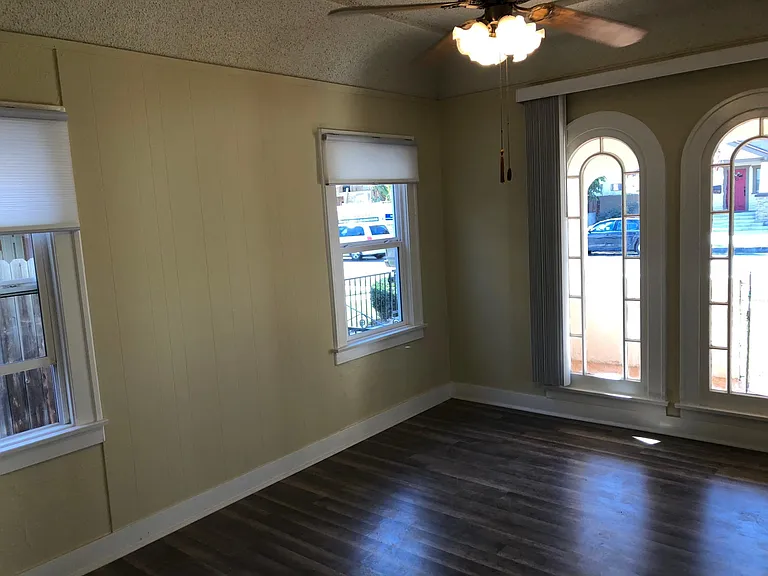 1220 Termino Ave — Photo 17