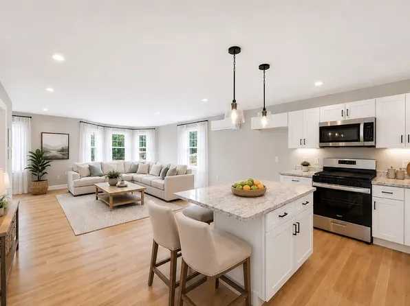 299 Quincy St Building 3, Holbrook, MA 02343