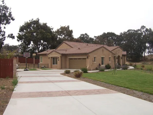 695 Monadella St, Arroyo Grande, CA 93420