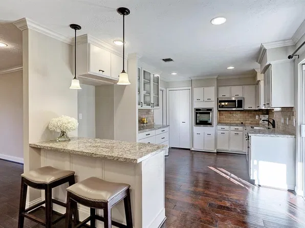 14822 Dogwood Tree St, Houston, TX 77060