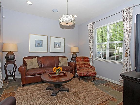 5th image of 243 Chambord Way