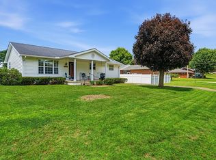 615 Crooks Ave, Ravenswood, WV 26164