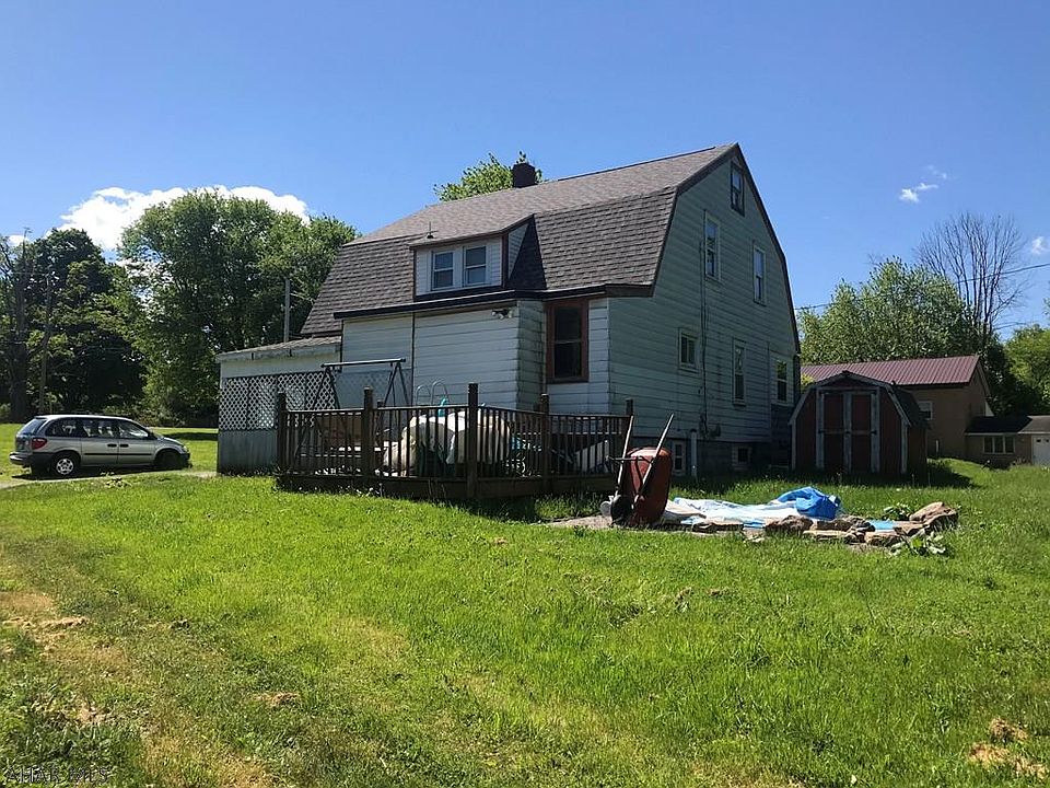 2nd image of 402 Country Club Rd