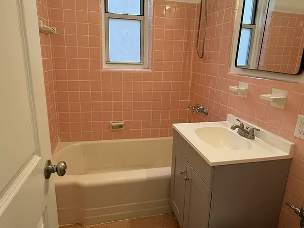 7520 Ridge Boulevard image 15 of 21