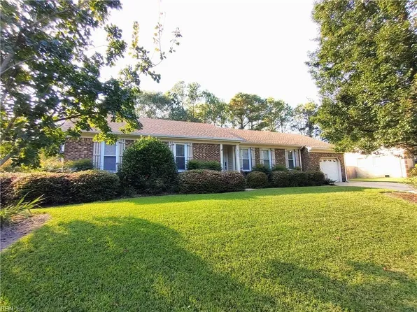 2744 Horseshoe Dr, Chesapeake, VA 23322