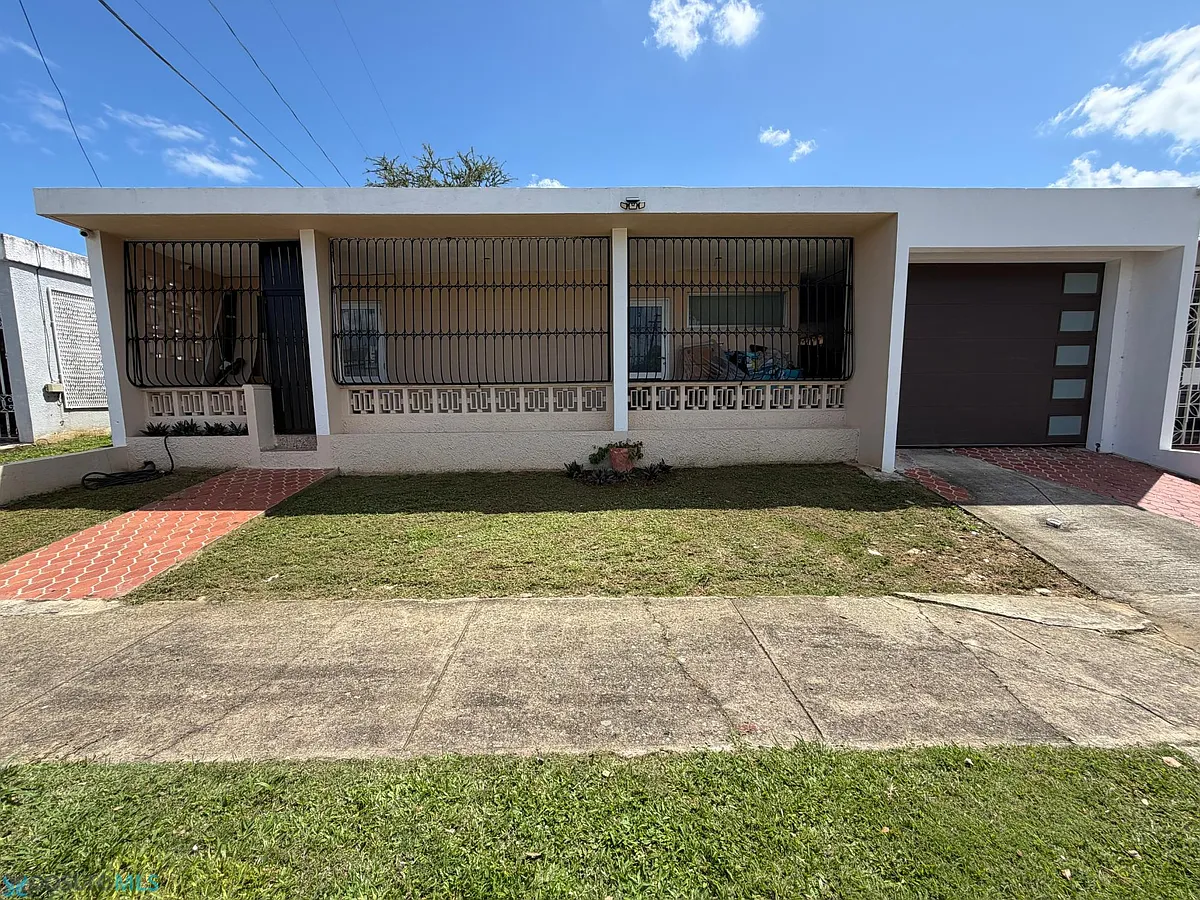 Building Photo - 66 Crisalida #66