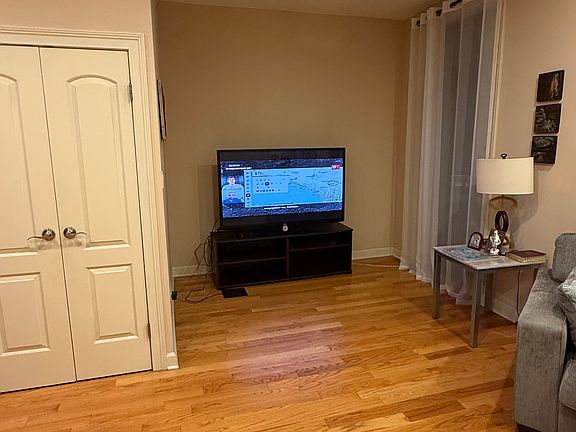 5th image of 2435 W Rice St #2