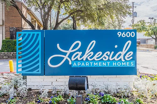 Lakeside Apartments Photo 1