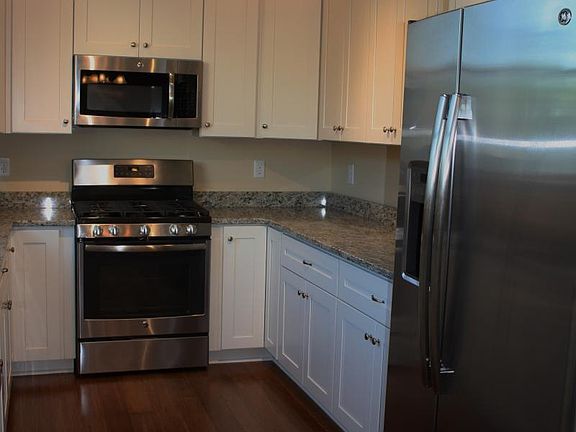Kitchen with granite & stainless steel appliances