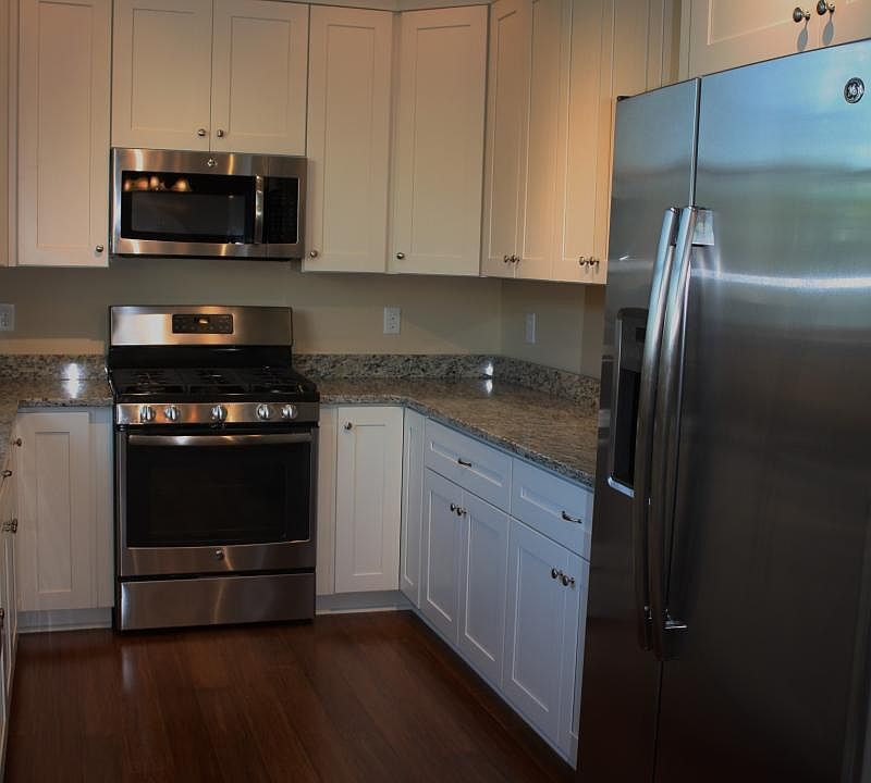 Kitchen with granite & stainless steel appliances