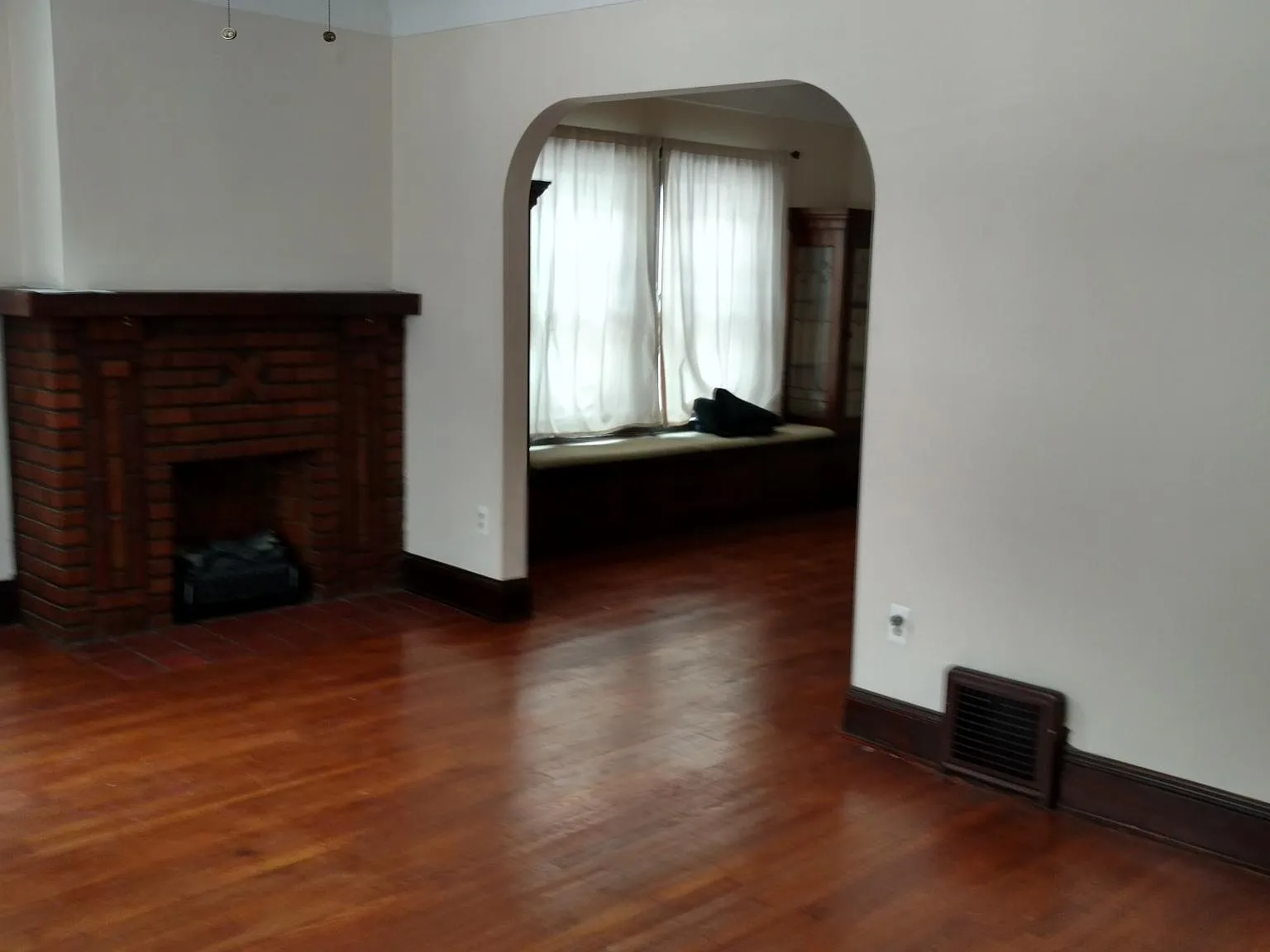 2 bed, 1100 sqft, $1,400 — Photo 4
