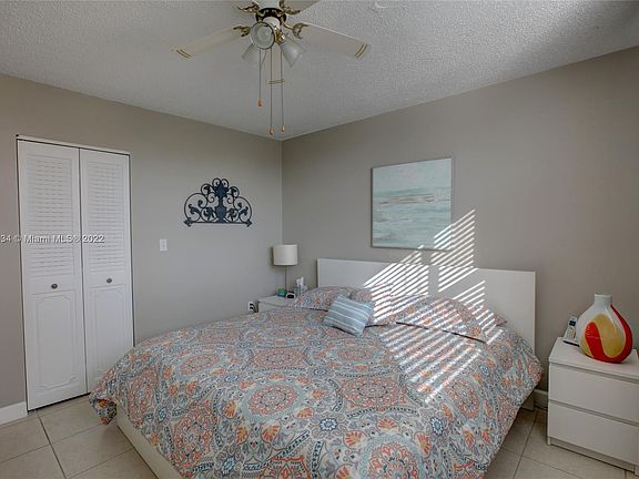 2nd image of 2800 Somerset Dr APT 210J