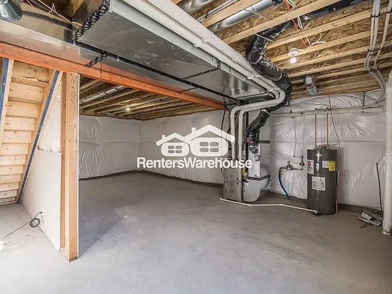 104 E Sycamore St — Photo 23