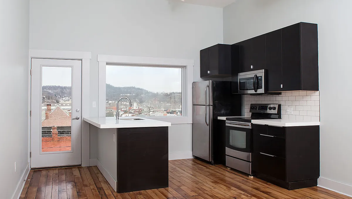 Building Photo - 4115 Butler St #6