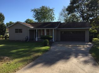 220 E Darby St, Bridge City, TX 77611