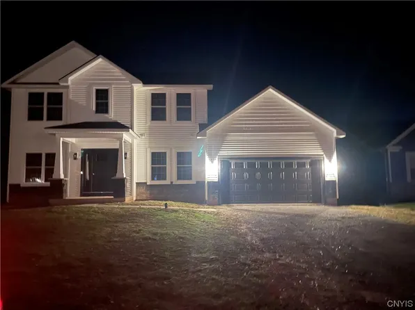 3417 Tall Tree Ln, Baldwinsville, NY 13027