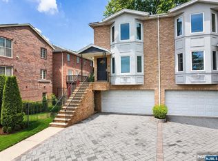 272 Highland Ave, Palisades Park, NJ 07650