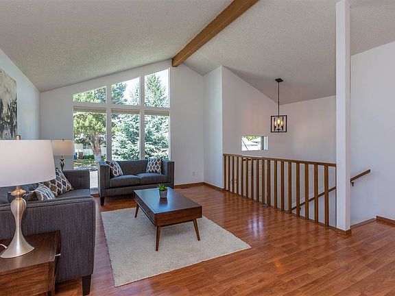 4th image of 3308 E 33rd Ave